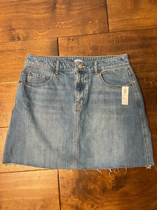 Old Navy Dresses & Skirts - Old Navy Denim Mini Skirt Size 12 NWT cotton